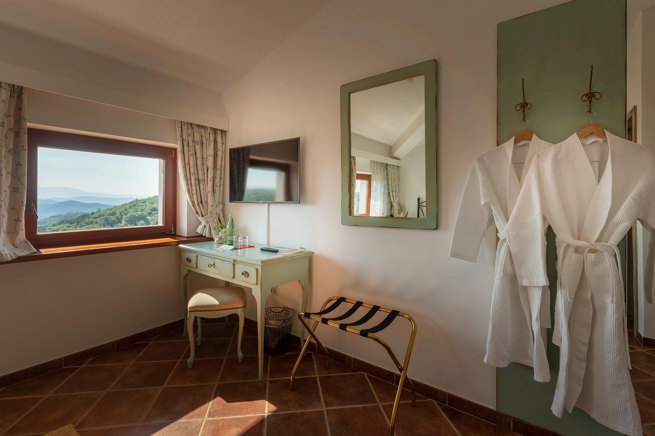 Palazzo Angelica B&B Adults Only Oprtalj Extérieur photo