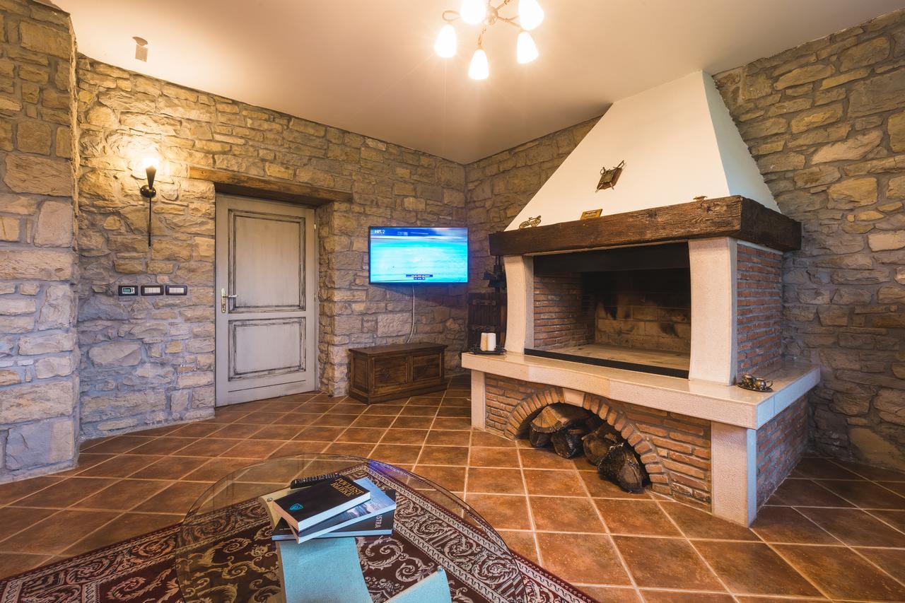 Palazzo Angelica B&B Adults Only Oprtalj Extérieur photo